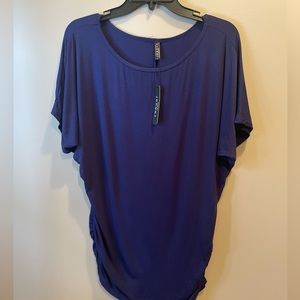 Women’s blouse made by Johnny - NWT -L